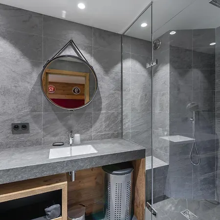 Renove 4 Chambres, Ski Aux Pieds, Parking Inclus - Fr-1-564-119 * Courchevel